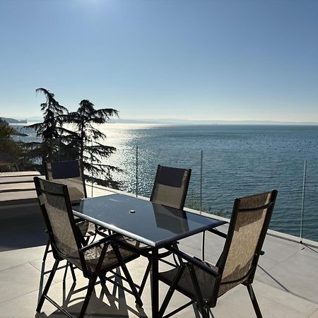 Seaside Resort Триест Екстериор снимка